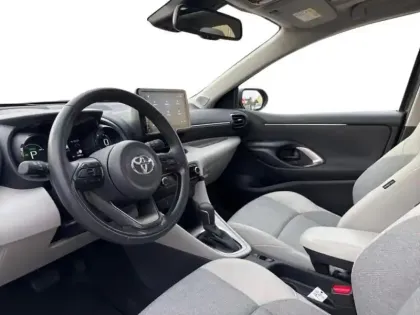 Photo 14 Toyota Yaris  116h Iconic 5p