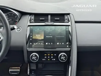 Photo 8 Jaguar E-Pace  P300e PHEV 309ch R-Dynamic HSE