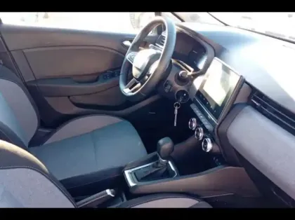 Photo 14 Renault Clio  1.6 E-Tech 145ch full hybrid Evolution - 24