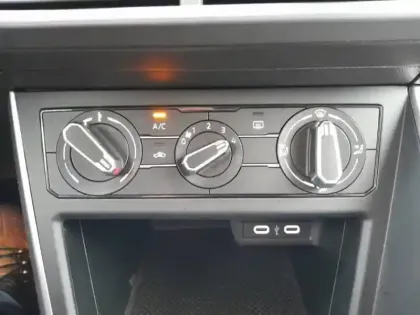 Photo 13 Volkswagen Polo  1.0 TSI 95ch VW Edition