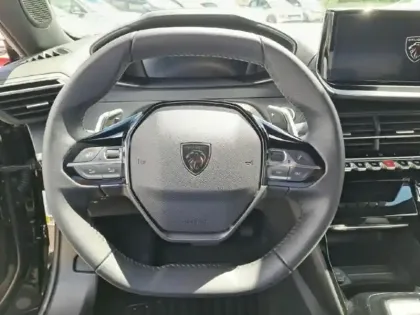 Photo 8 Peugeot 2008  1.2 Hybrid 136ch Allure e-DCS6