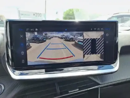 Photo 14 Peugeot 2008  1.2 Hybrid 136ch Allure e-DCS6