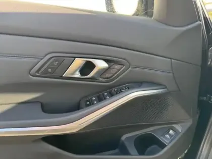 Photo 11 BMW Serie 3 Série 3 Touring 320dA xDrive 190ch M Sport