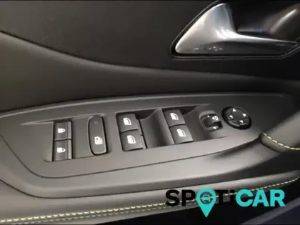 Photo 11 Peugeot 308  1.2 Hybrid 136ch GT e-DCS6