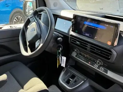 Photo 18 Peugeot Expert  Fg M 2.0 BlueHDi 180ch S&S EAT8