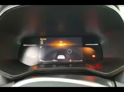 Photo 8 Renault Clio  1.5 Blue dCi 100ch Evolution