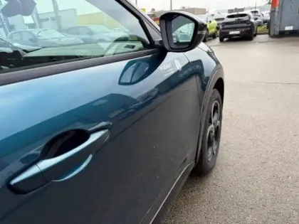 Photo 7 Alfa Romeo Junior  1.2 Ibrida 145ch Premium e-DCT6 Q4