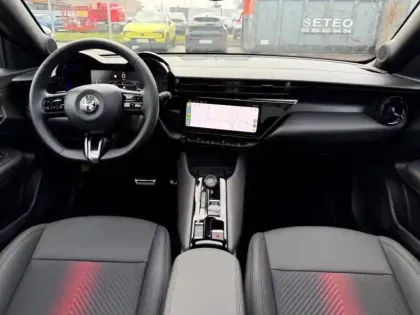 Photo 10 Alfa Romeo Junior  1.2 Ibrida 145ch Premium e-DCT6 Q4