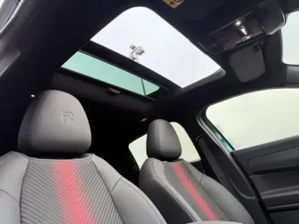 Photo 13 Alfa Romeo Junior  1.2 Ibrida 145ch Premium e-DCT6 Q4