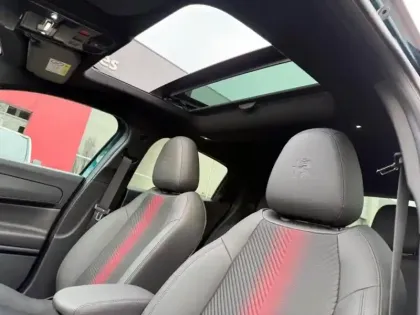 Photo 14 Alfa Romeo Junior  1.2 Ibrida 145ch Premium e-DCT6 Q4