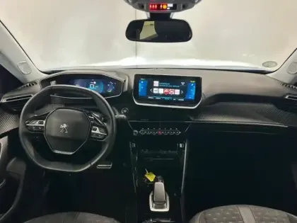 Photo 10 Peugeot 2008  e- 136ch Roadtrip