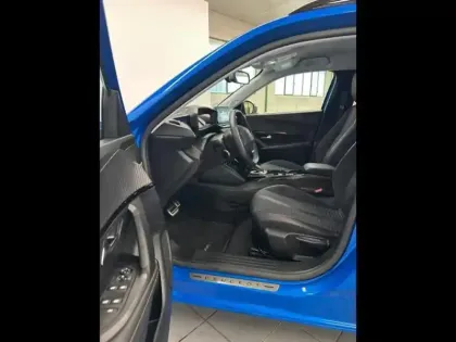 Photo 9 Peugeot 2008  e- 136ch Roadtrip