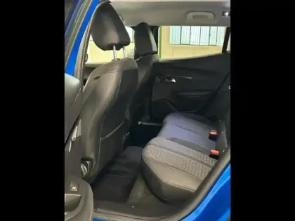 Photo 6 Peugeot 2008  e- 136ch Roadtrip