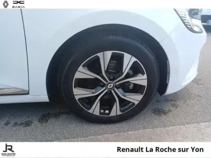 Photo 7 Renault Clio  1.6 E-Tech hybride 145ch Evolution