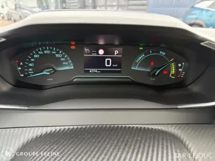 Photo 13 Peugeot 2008  1.2 Hybrid 145ch Style e-DCS6