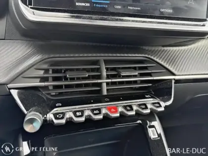 Photo 14 Peugeot 2008  1.2 Hybrid 145ch Style e-DCS6