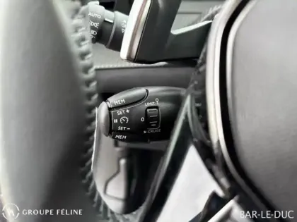 Photo 12 Peugeot 2008  1.2 Hybrid 145ch Style e-DCS6