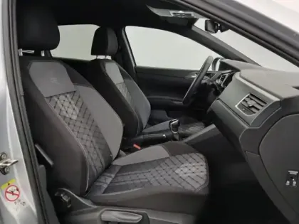 Photo 9 Volkswagen Taigo  1.0 TSI 116ch R-Line Edition DSG7