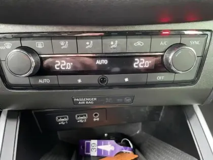 Photo 12 Seat Arona  1.5 TSI Evo 150ch ACT Start/Stop FR