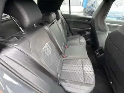 Photo 9 Volkswagen Golf  1.5 eTSI EVO2 150ch R-Line Edition DSG7