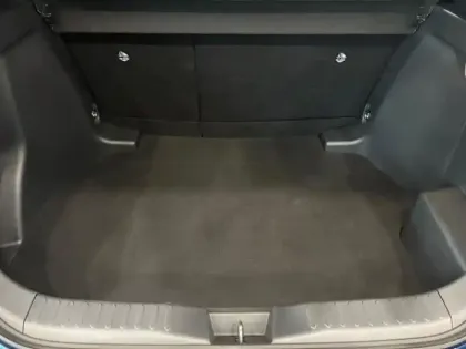 Photo 11 Toyota C-HR  2.0 Hybride 200ch Design MY25