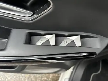 Photo 13 DS DS 7  Crossback E-TENSE 4x4 300ch Grand Chic