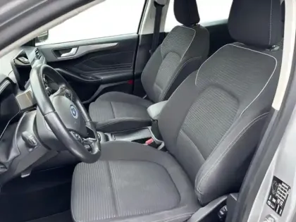 Photo 6 Ford Focus  1.0 EcoBoost 125ch Titanium