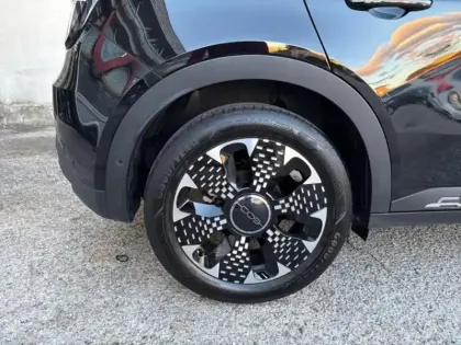 Photo 13 Fiat 600  1.2 Hybrid 136ch La Prima DCT6