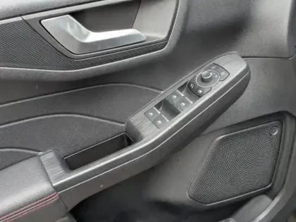 Photo 12 Ford Kuga  2.5 Duratec 190ch FHEV E85 ST-Line BVA