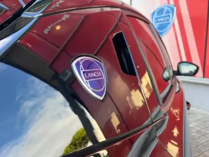 Photo 7 Lancia Ypsilon  Elettrica 156ch 54kWh HF Line