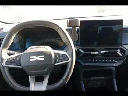 Photo 8 Dacia Duster  1.6 hybrid 140ch Journey