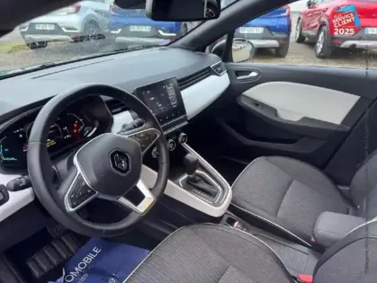 Photo 14 Renault Clio  1.6 E-Tech hybride 145ch Techno