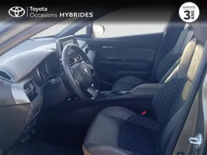 Photo 5 Toyota C-HR  122h Distinctive 2WD E-CVT MY22