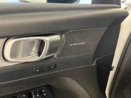 Photo 11 Volvo Xc40  B3 163ch Plus DCT 7