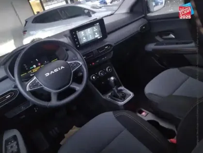 Photo 14 Dacia Jogger  1.6 hybrid 140ch Extreme+ 7 places -24