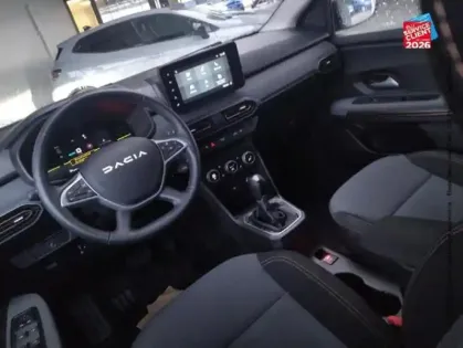 Photo 29 Dacia Jogger  1.6 hybrid 140ch Extreme+ 7 places -24