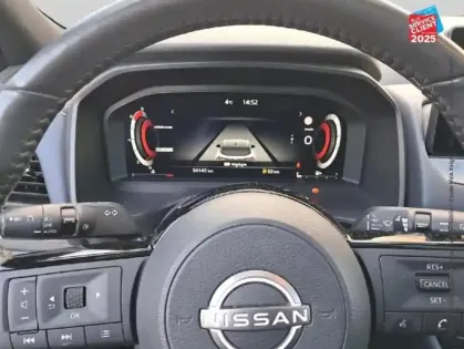 Photo 11 Nissan Qashqai  1.3 Mild Hybrid 140ch Tekna Tpano GPS Camera