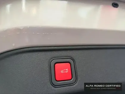 Photo 13 Alfa Romeo Junior  1.2 Ibrida 136ch DCT6