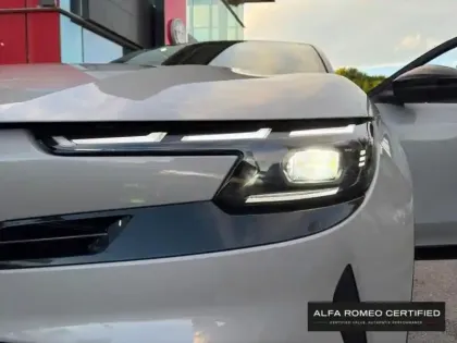 Photo 12 Alfa Romeo Junior  1.2 Ibrida 136ch DCT6