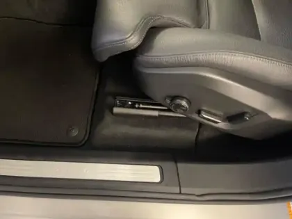 Photo 27 Volvo Xc60  T6 Hybride Rechargeable 253 + 145ch Ultra Style Dark Geartronic 8 AWD