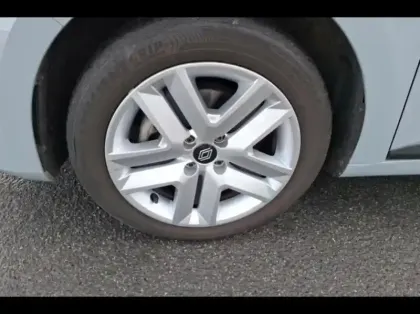 Photo 12 Renault Clio  1.5 Blue dCi 100ch Evolution - 24