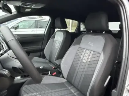 Photo 14 Volkswagen Taigo  1.0 TSI 116ch R-Line Edition DSG7