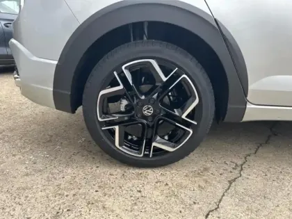 Photo 7 Volkswagen Taigo  1.0 TSI 116ch R-Line Edition DSG7