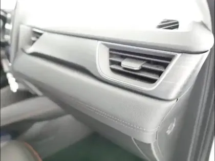 Photo 8 Renault Captur  1.6 E-Tech hybride rechargeable 160ch Initiale Paris -21