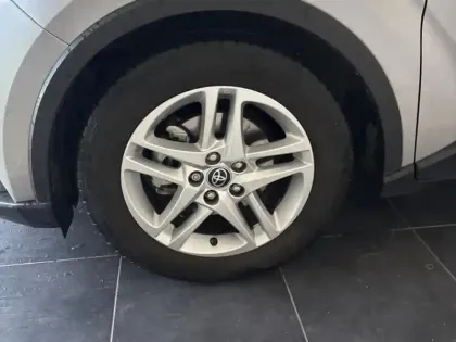 Photo 3 Toyota C-HR  122h Dynamic 2WD E-CVT MY22