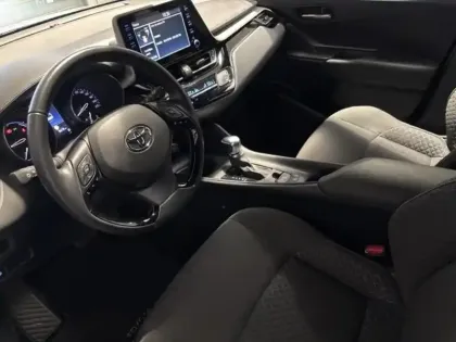 Photo 4 Toyota C-HR  122h Dynamic 2WD E-CVT MY22