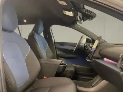 Photo 8 Volvo Ex30  Single Extended Range 272ch Plus