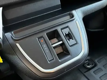 Photo 25 Peugeot Expert  Fg M 2.0 BlueHDi 180ch S&S EAT8