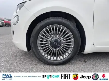 Photo 10 Fiat 500  3+1 e 118ch Icône