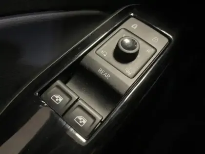 Photo 26 Volkswagen Id.4  174ch Pro 77 kWh Business